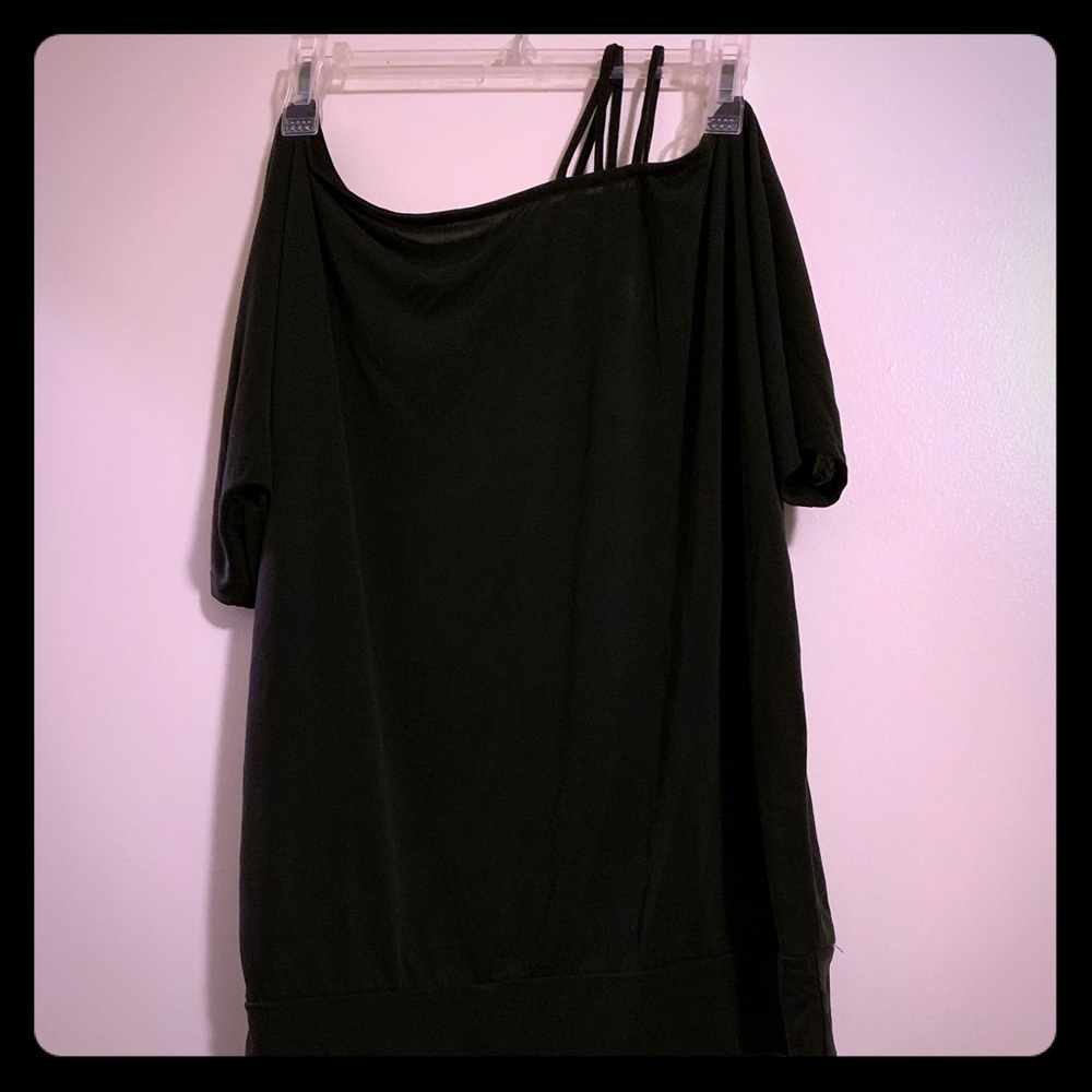 One shoulder top